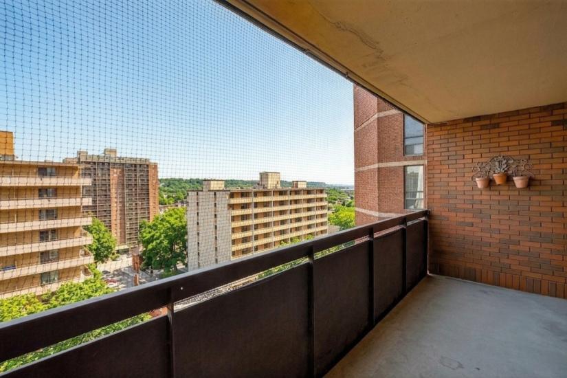 Property listing for #1003-222 Jackson St. W., Hamilton, ON
